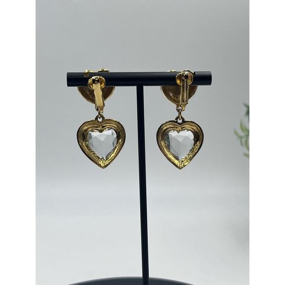 Gold Tone Unsigned Faceted Heart Dangle Clip On Earrings High End - Picture 6 of 13